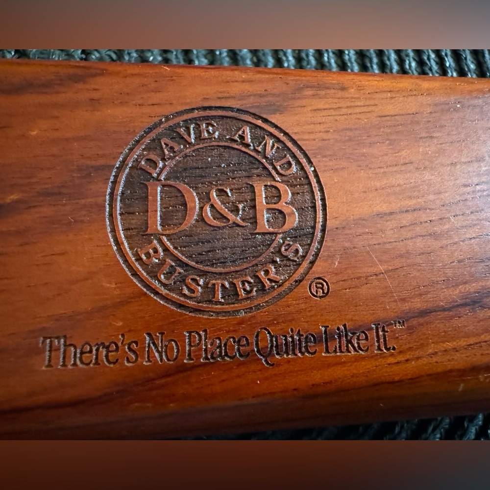 Dave & Buster’s Wooden Pen Set